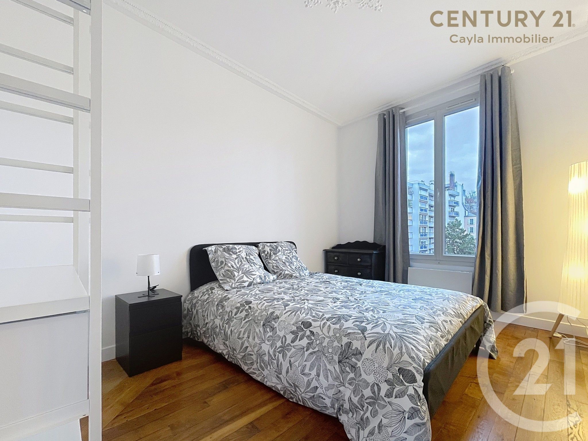 Flat Rue Lucien Voilin in Puteaux