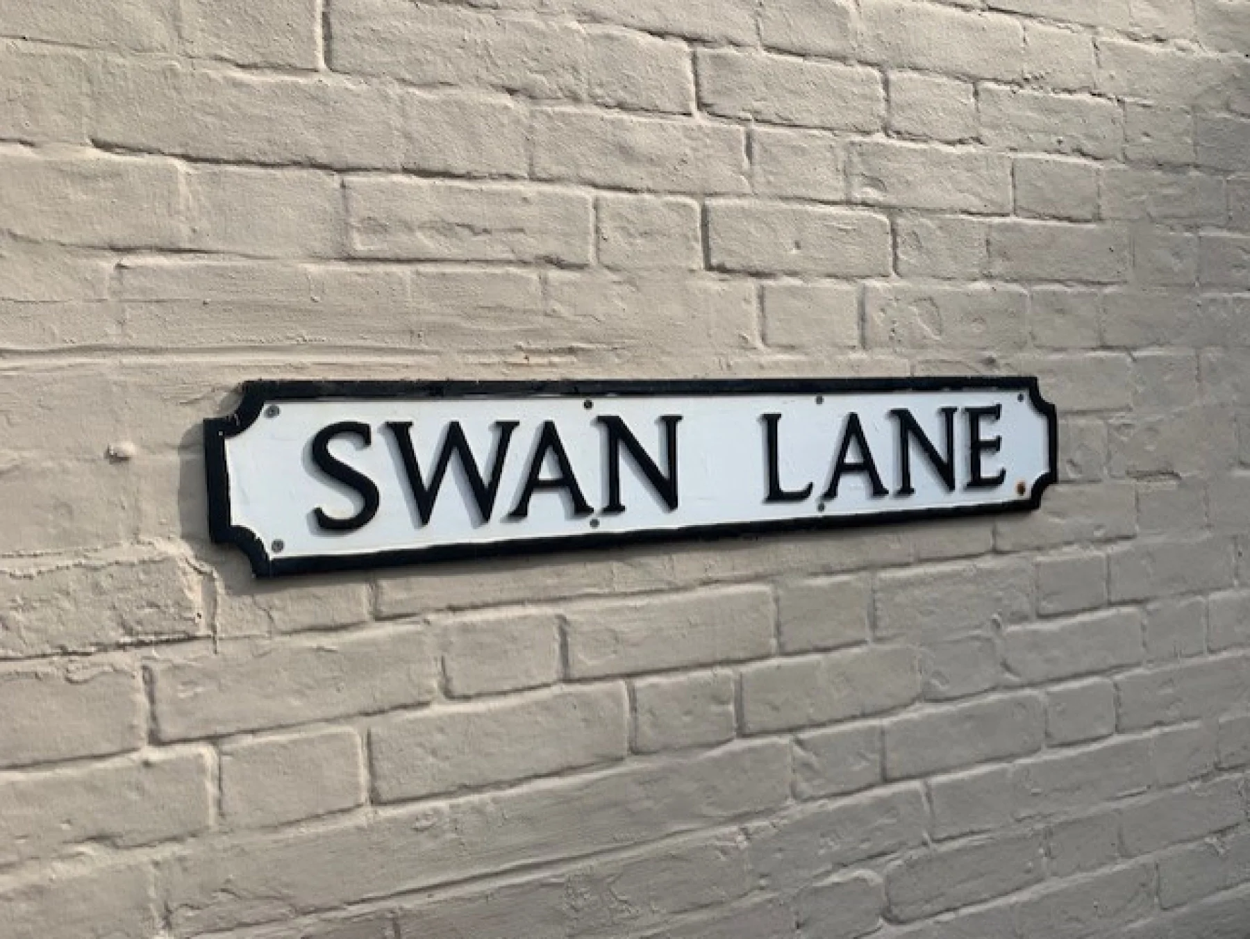 Flat Swan Lane in Winchester