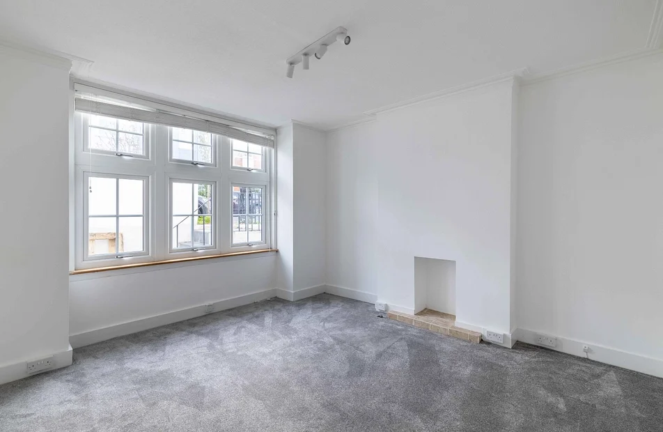 Flat Anselm Road in Greater London