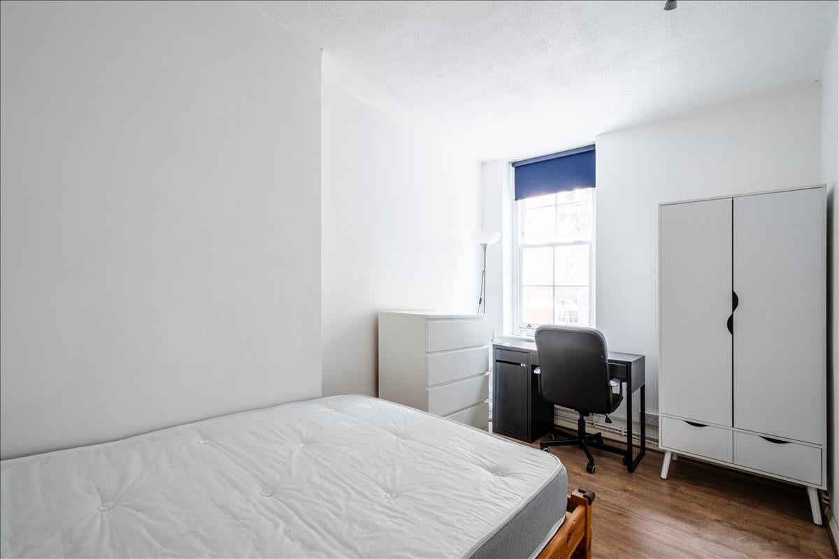 Flat Bateman Street in City of Westminster