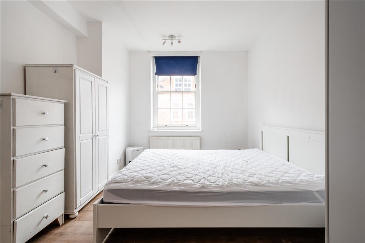 Flat Bateman Street in City of Westminster