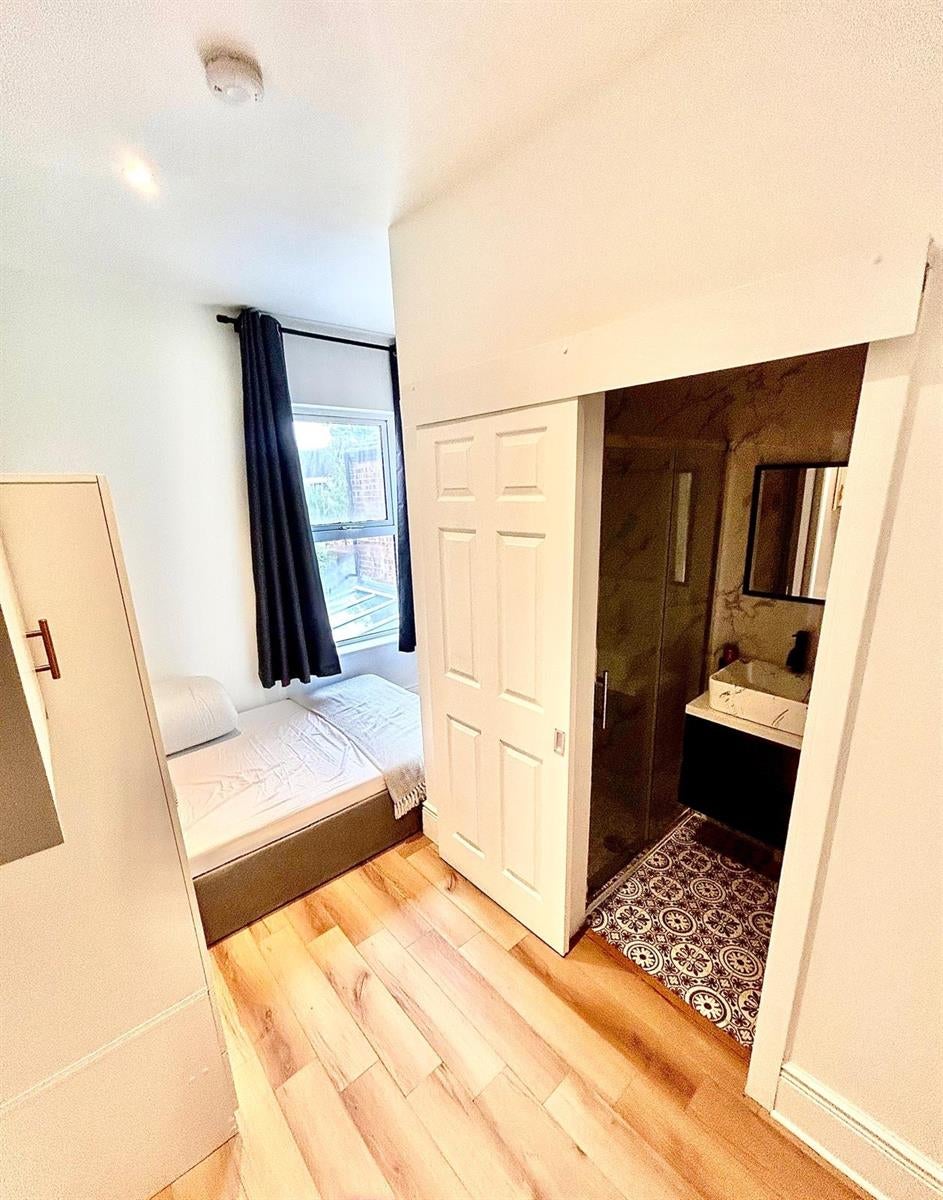 Room Tunnard Street in Boston