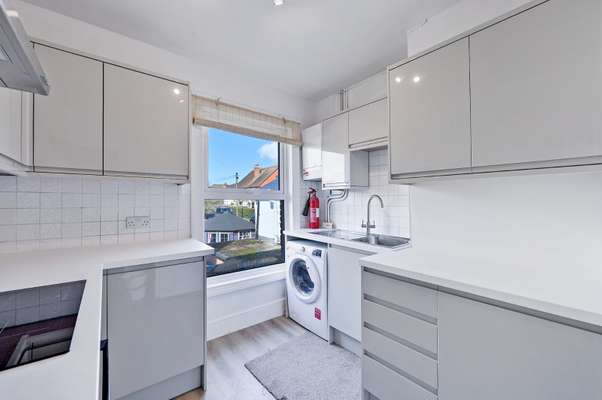 Flat Institute Road in Marlow