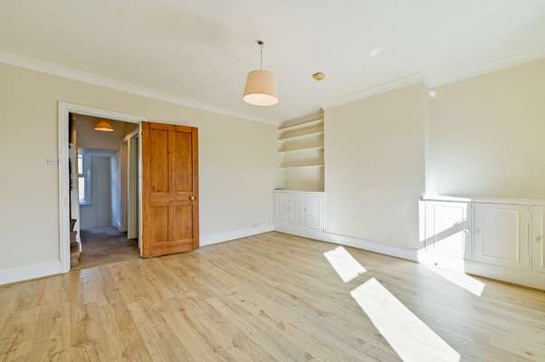 Flat Institute Road in Marlow