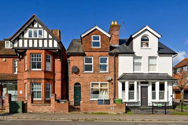 Flat Institute Road in Marlow