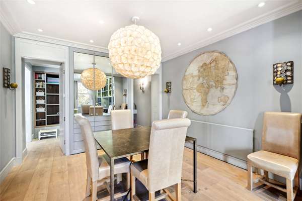 Flat Cadogan Gardens in Greater London