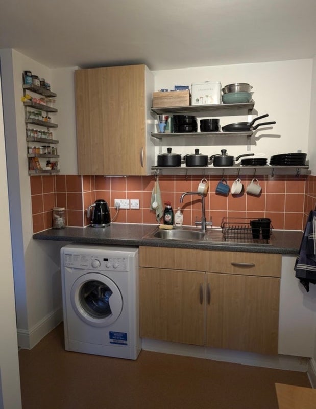 Flat Woodfield Road in City of Westminster