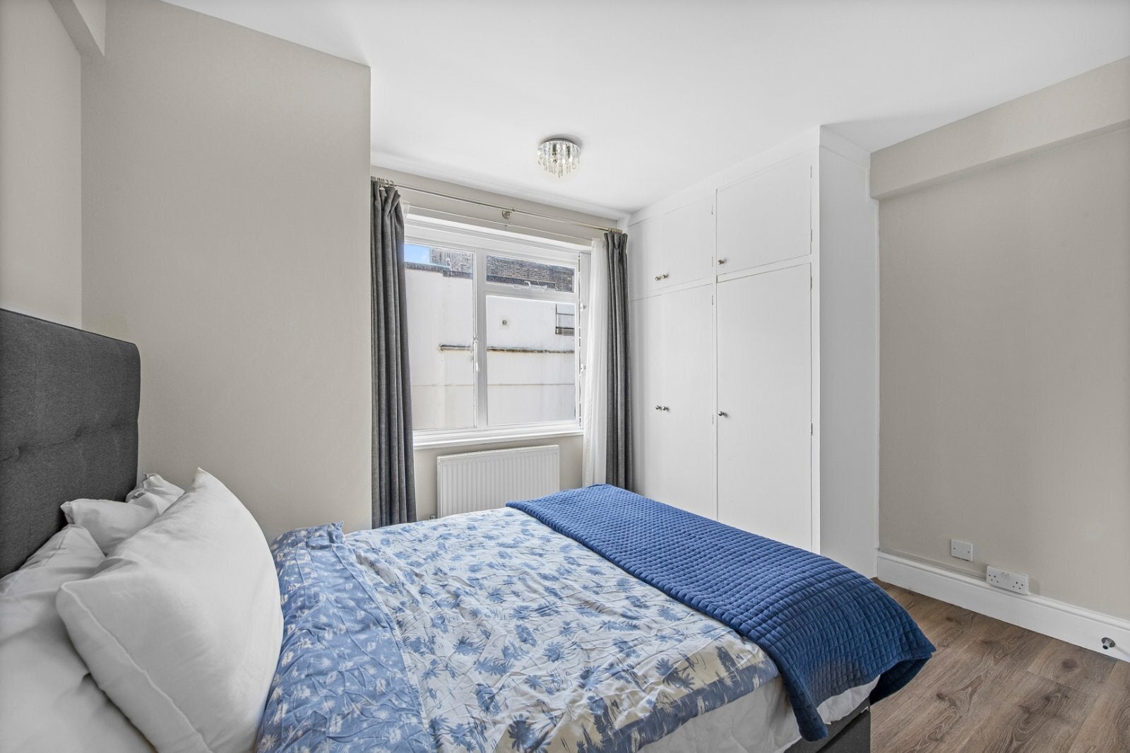 Flat Hyde Park Square in City of Westminster