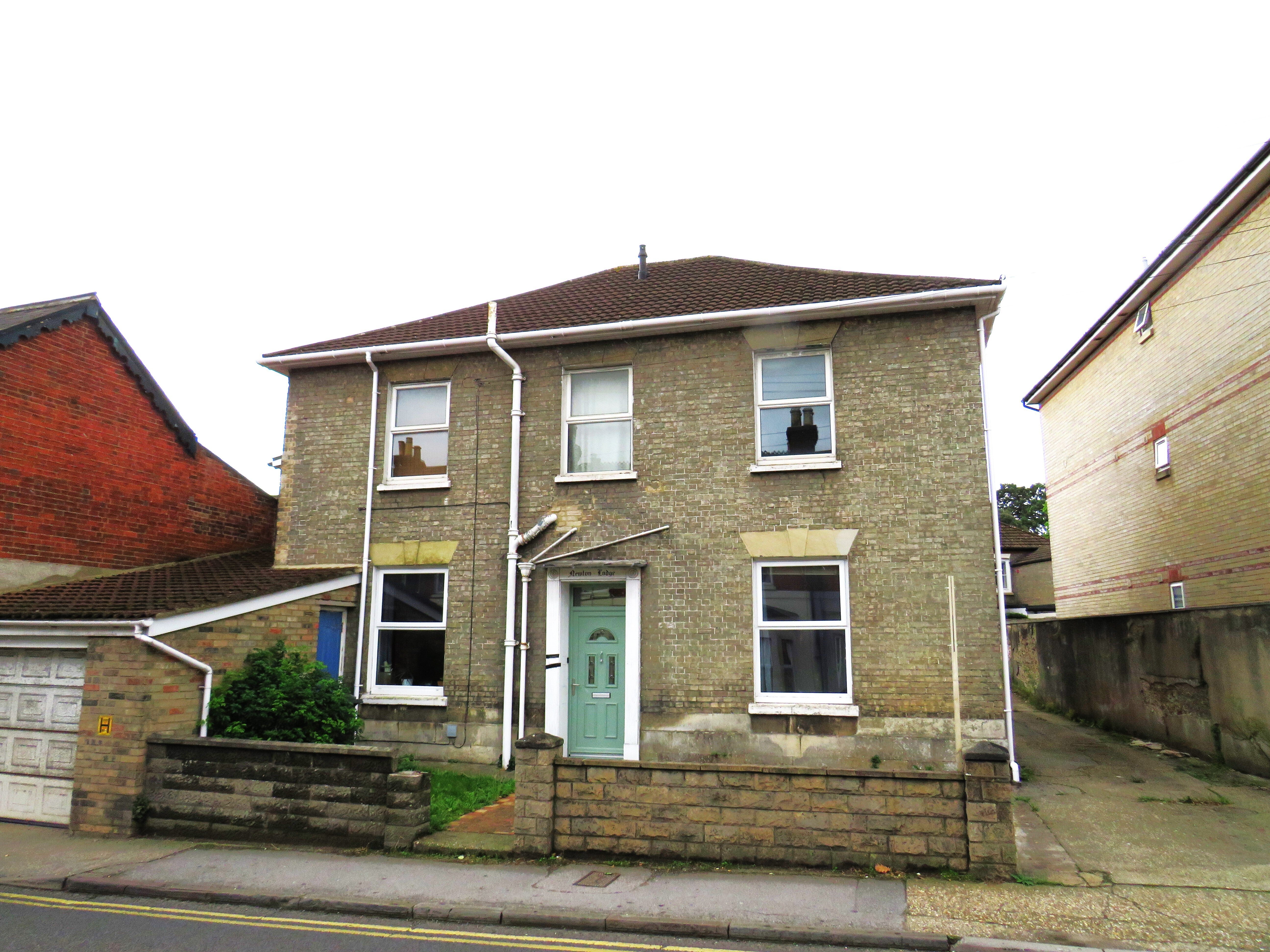 Flat Devizes Road in Salisbury