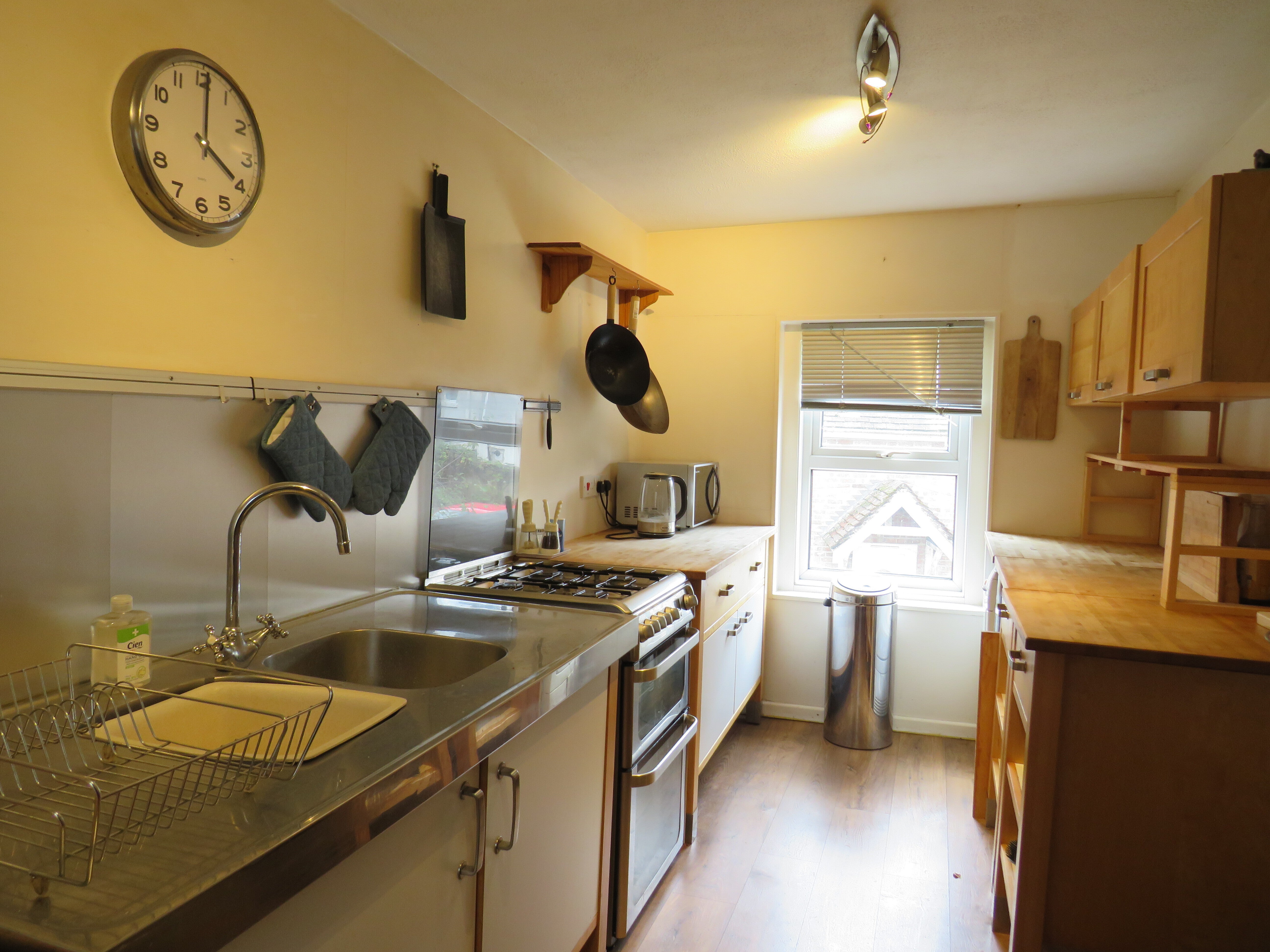 Flat Devizes Road in Salisbury