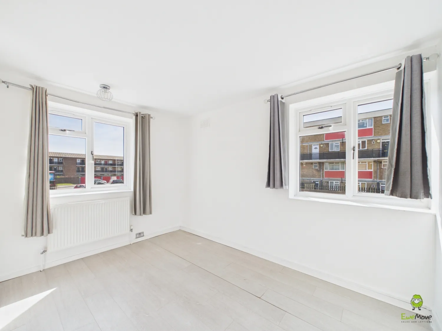 Flat Hilltop Gardens in Dartford
