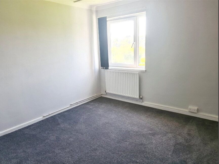 Flat Ellwood Avenue in Southampton