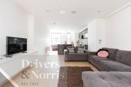 Flat Seven Sisters Road in Greater London