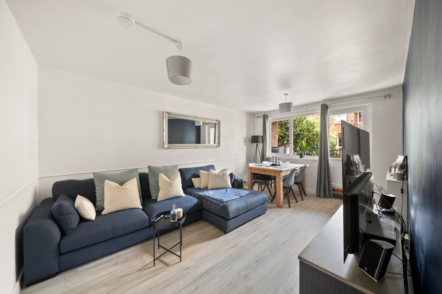 Flat Bath Close in Greater London