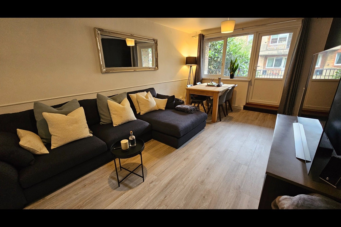 Flat Bath Close in Greater London