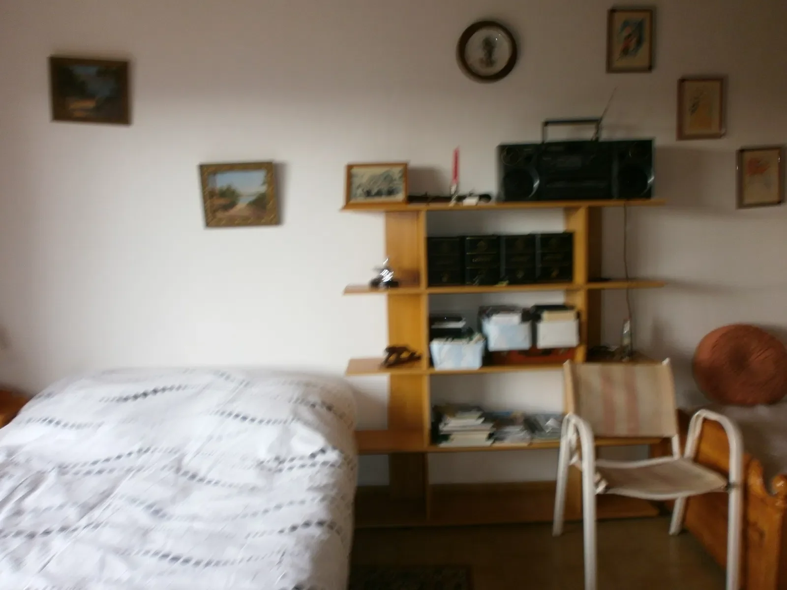 Room Rue de la Condamine in Mirabeau