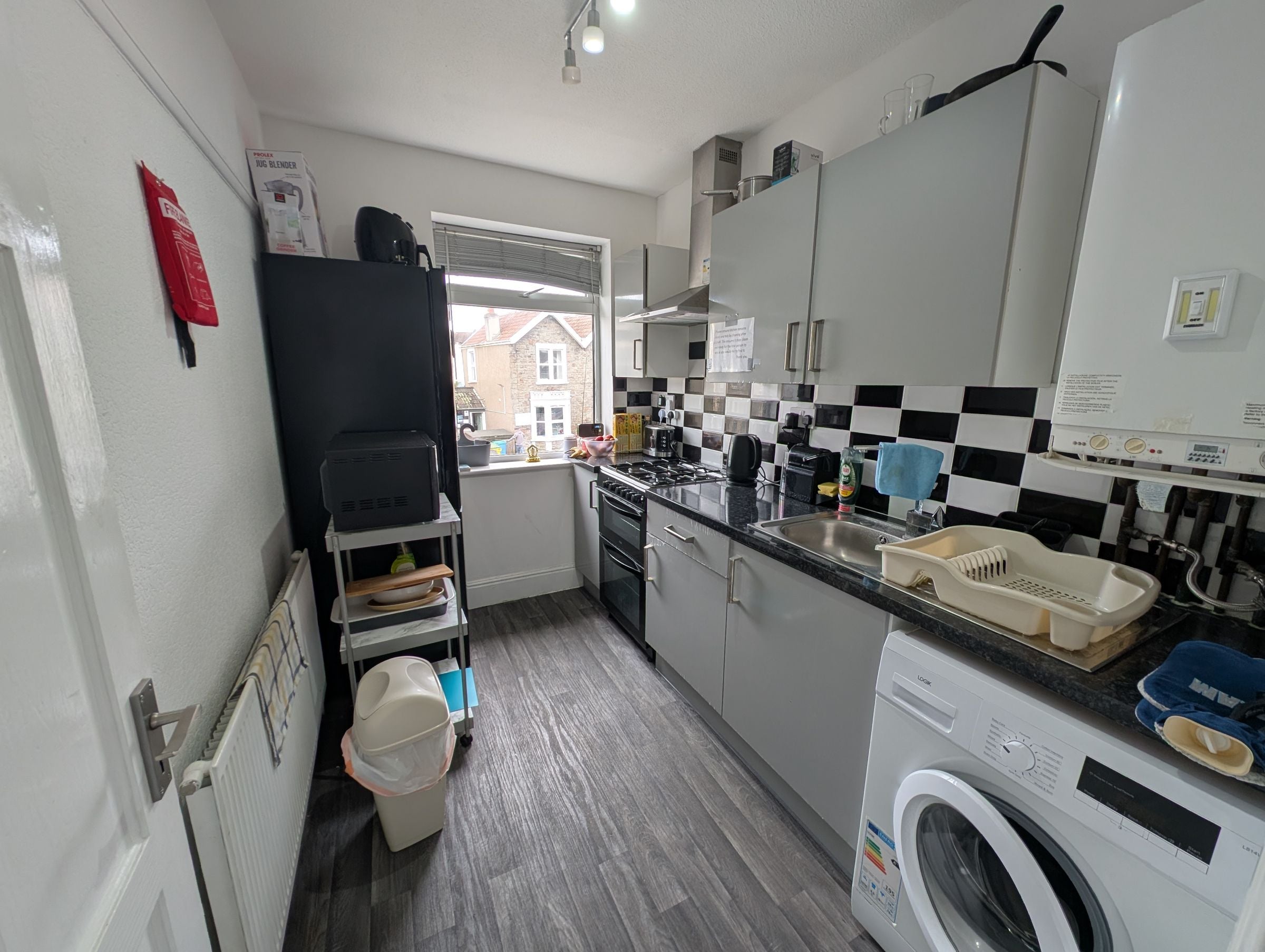 Room Oldbury Court Road in Bristol