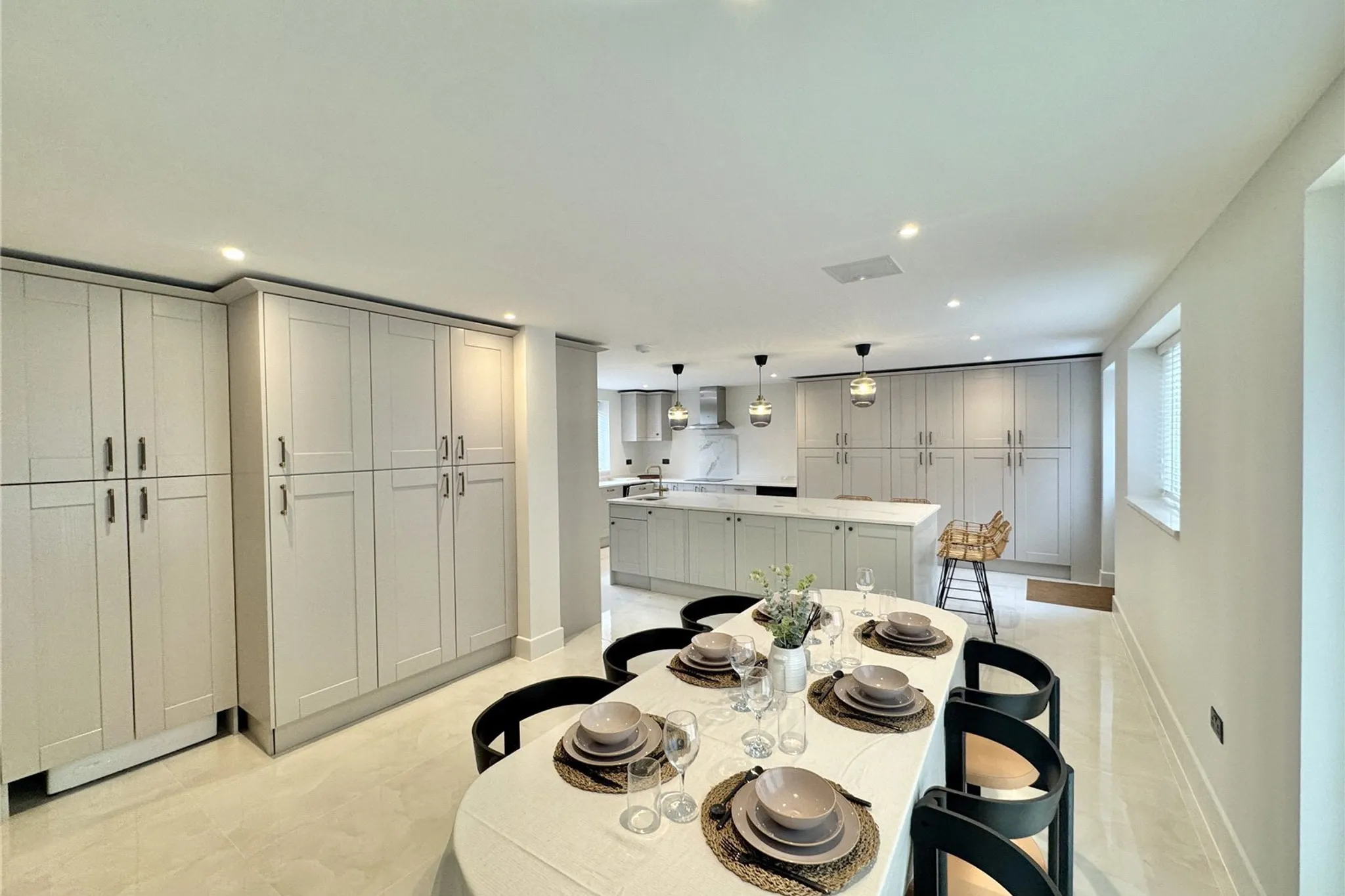 House Kendall Hall Farm in Hertsmere