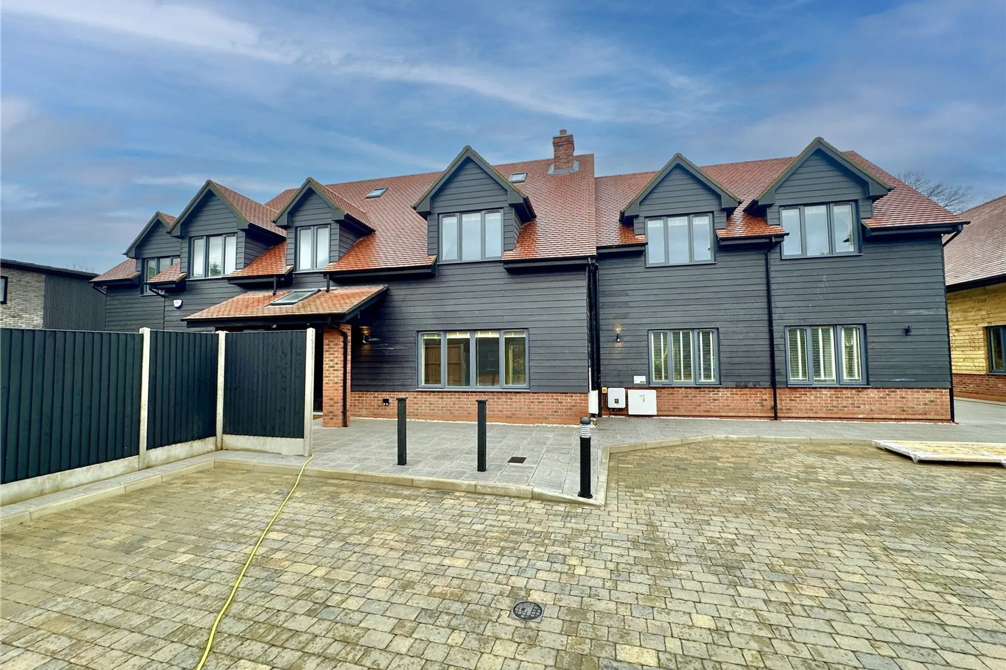 House Kendall Hall Farm in Hertsmere