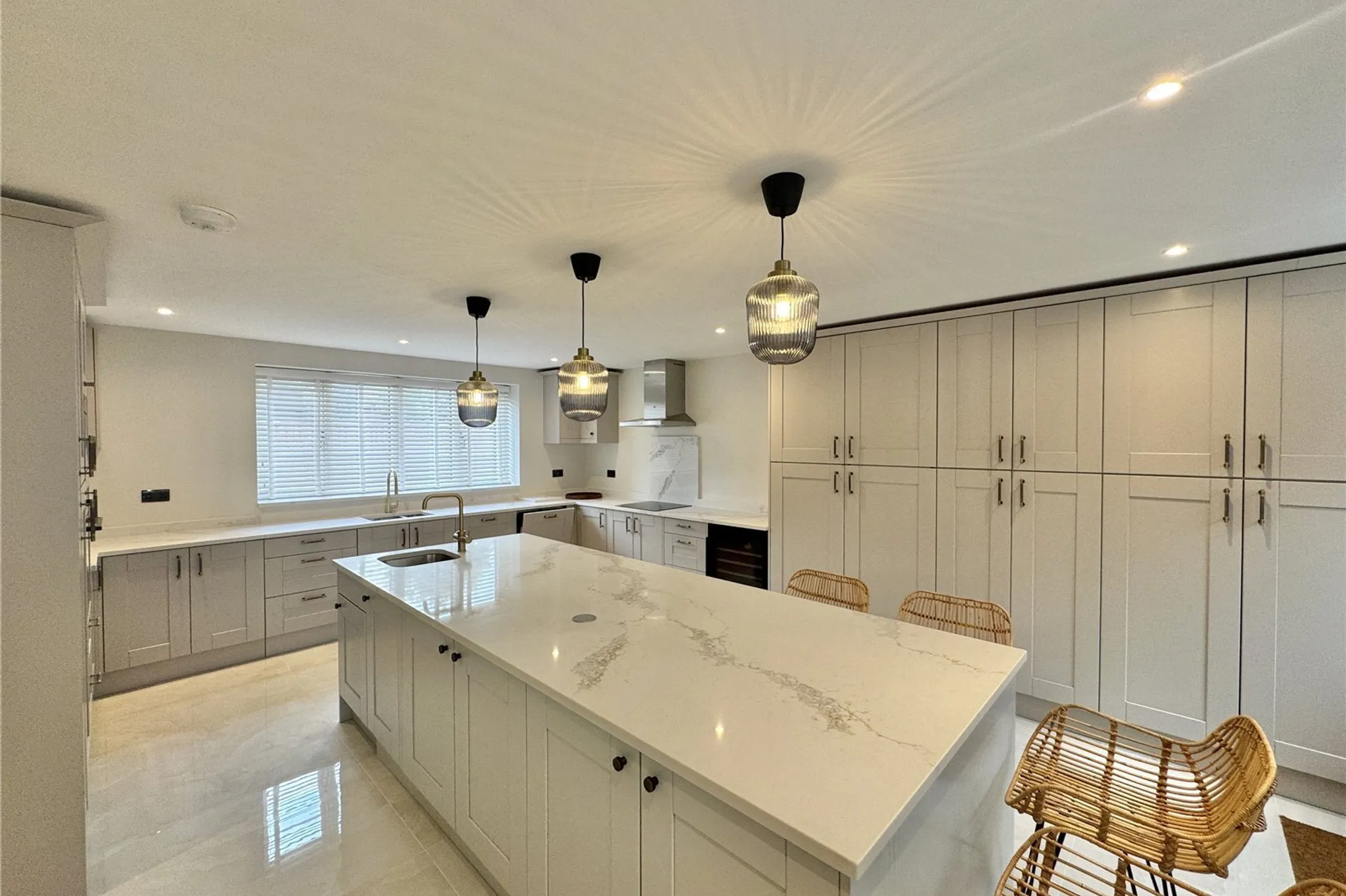 House Kendall Hall Farm in Hertsmere