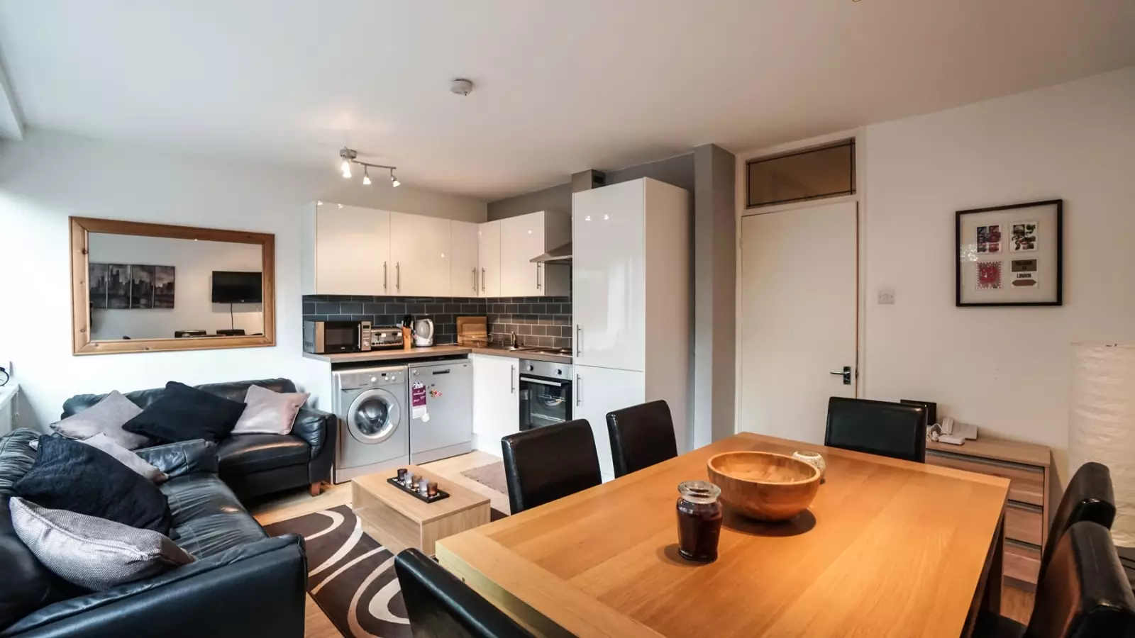 Room Hampson Way in Greater London