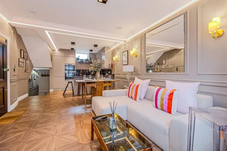 Flat Cranbrook Park in Greater London