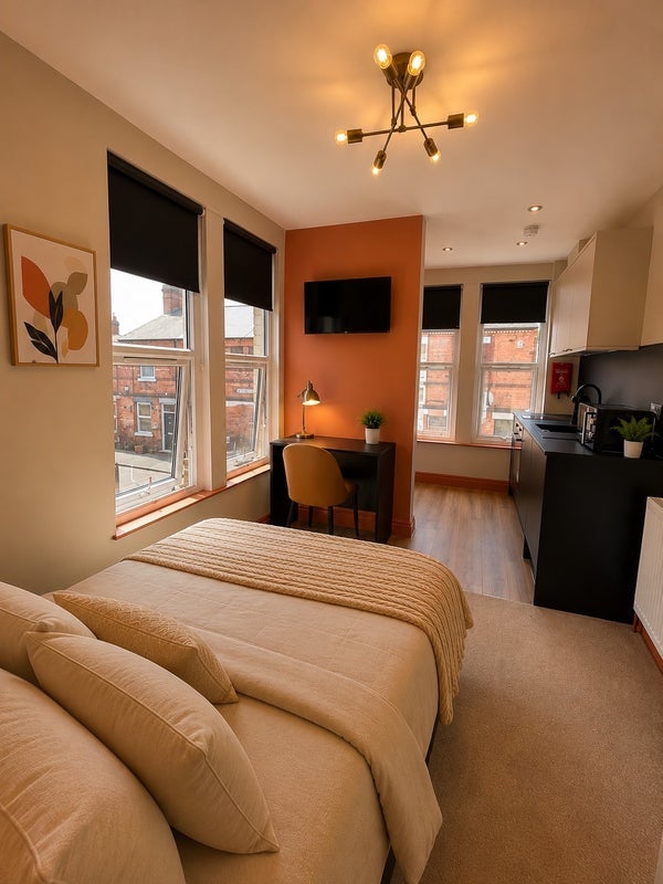 Room Holgate Road in Nottingham