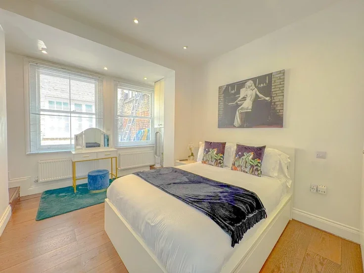 Flat Berwick Street in City of Westminster