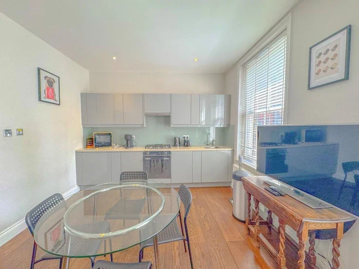 Flat Berwick Street in City of Westminster