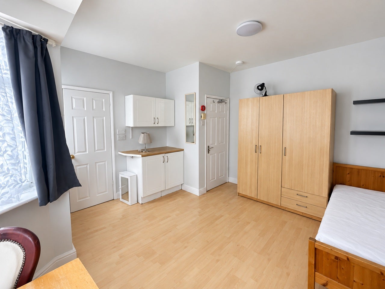 Room Eastcote Avenue in Greater London