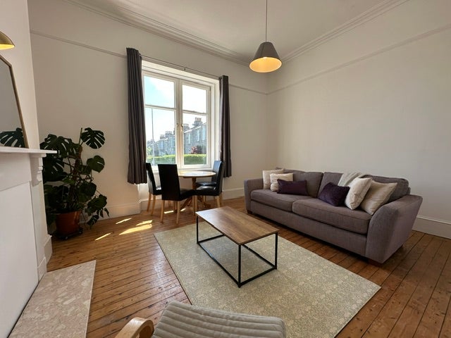 Flat Elm Place in Aberdeen City