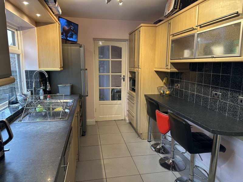 Room Hardfield Road in Middleton