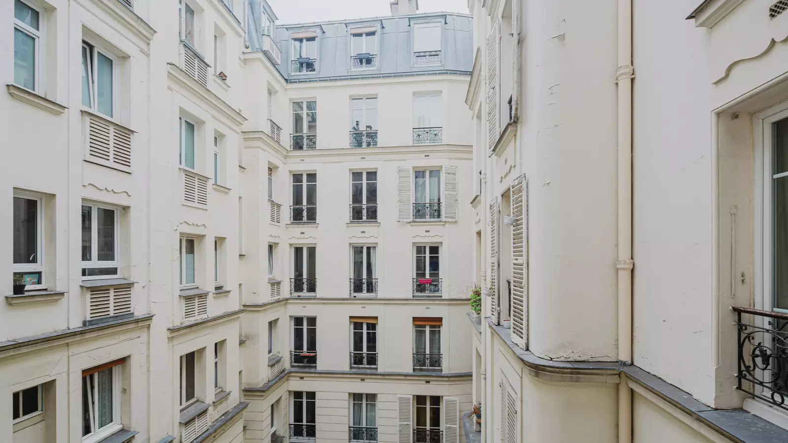 Flat Rue Legendre in Paris