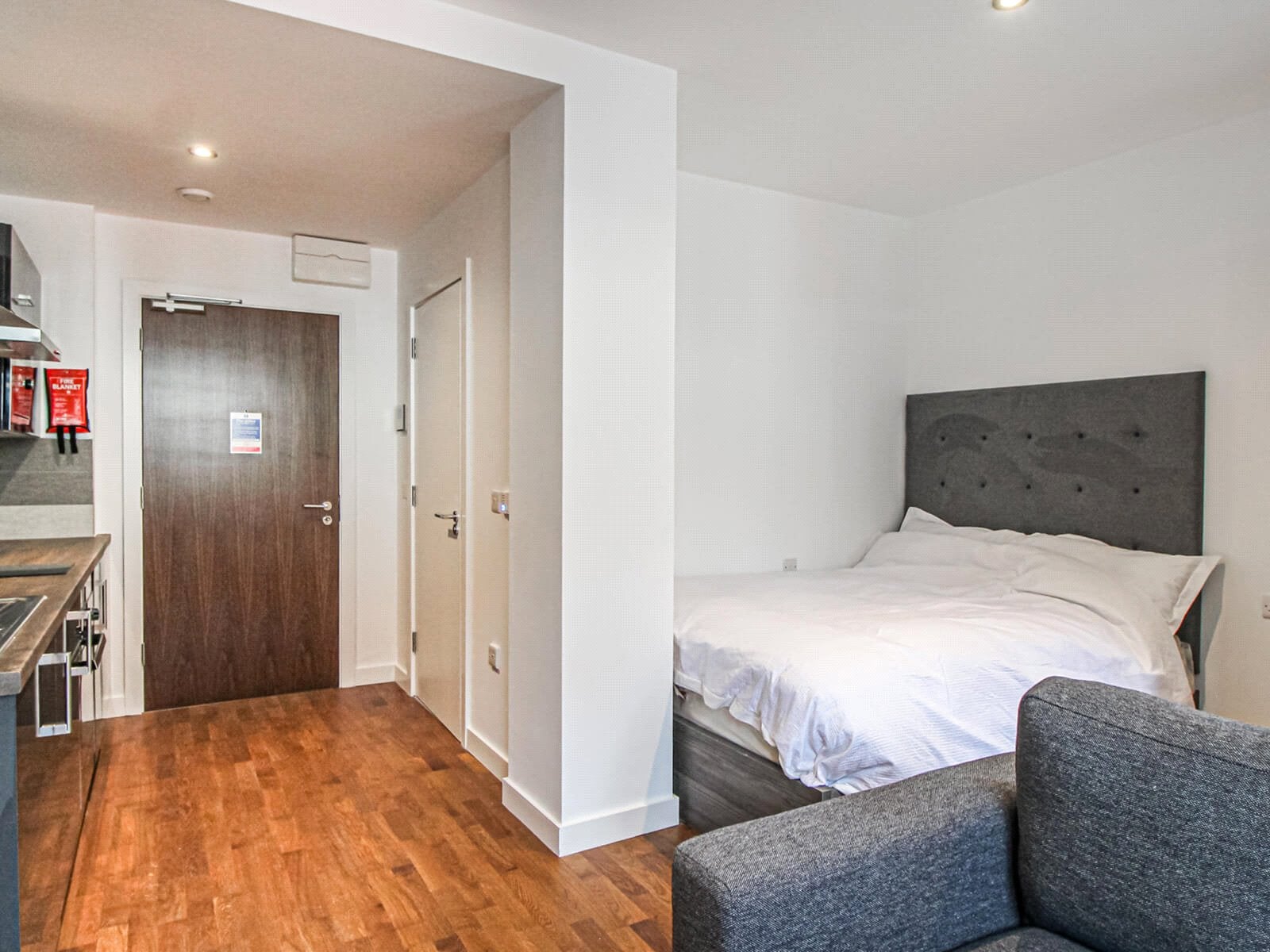 Flat Wade Lane in Leeds