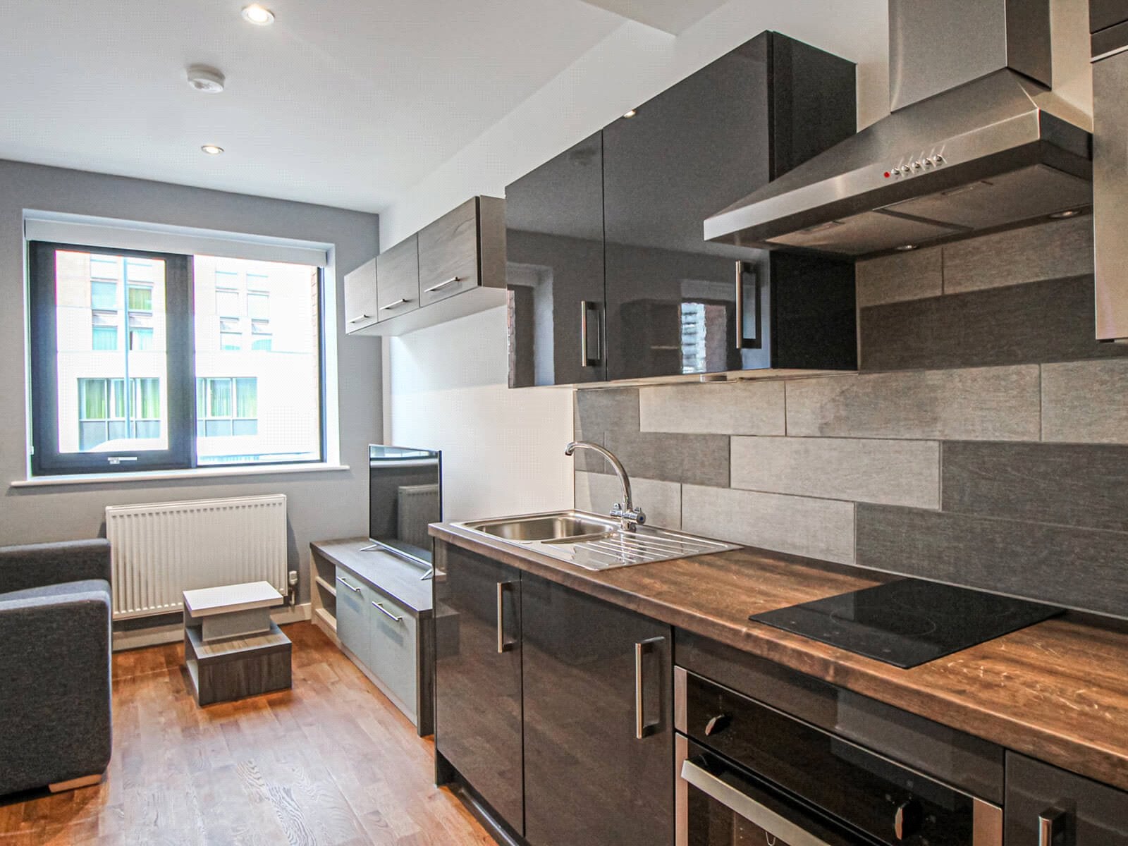 Flat Wade Lane in Leeds