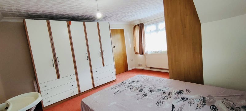 Room Berrington Mews in Slough