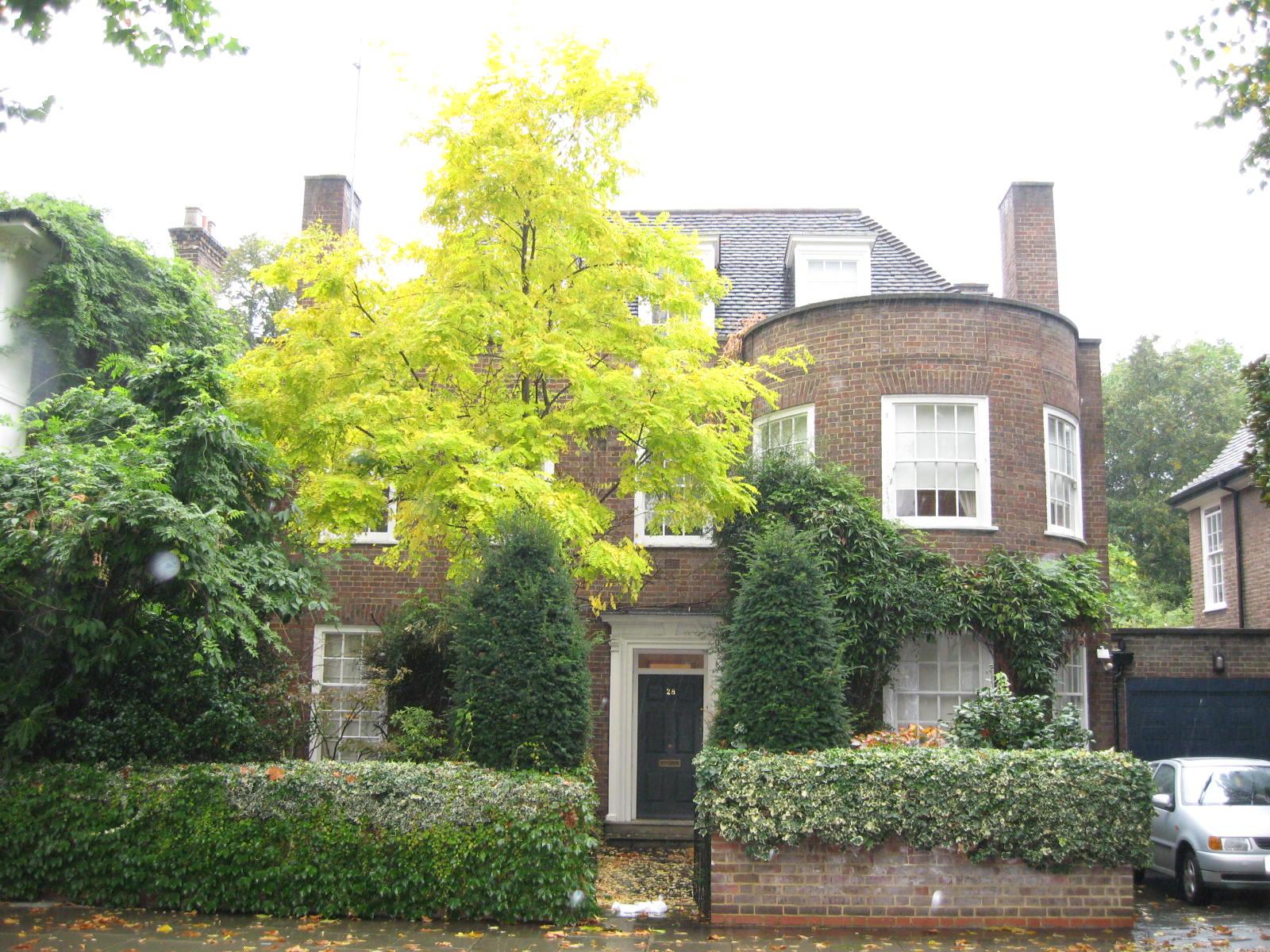 House Springfield Road in City of Westminster