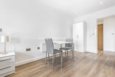 Flat Walworth Place in Greater London