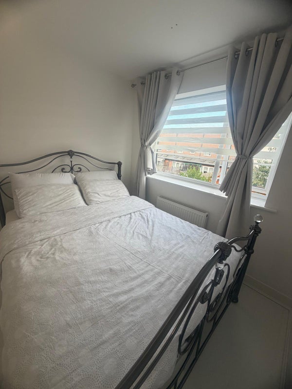 Room Burcot Road in Manchester