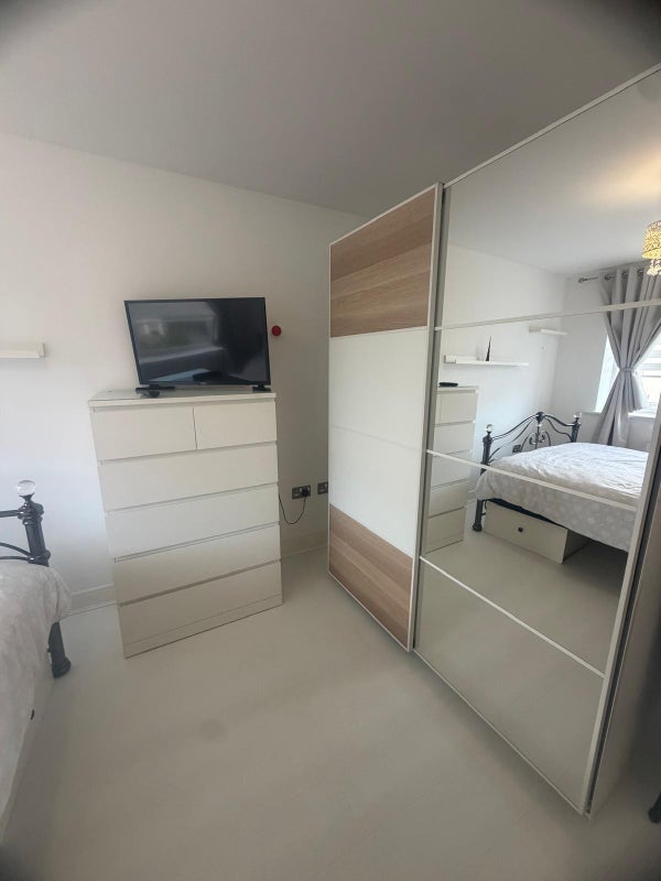Room Burcot Road in Manchester