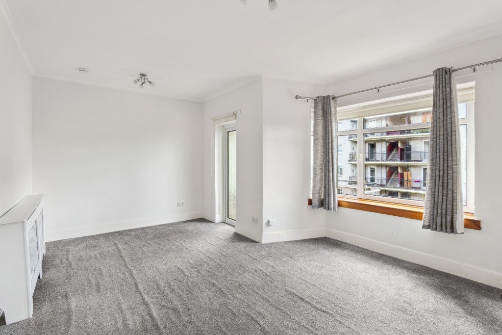 Flat Lochlea Road in Glasgow