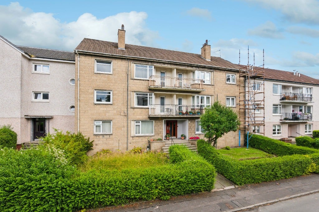 Flat Lochlea Road in Glasgow