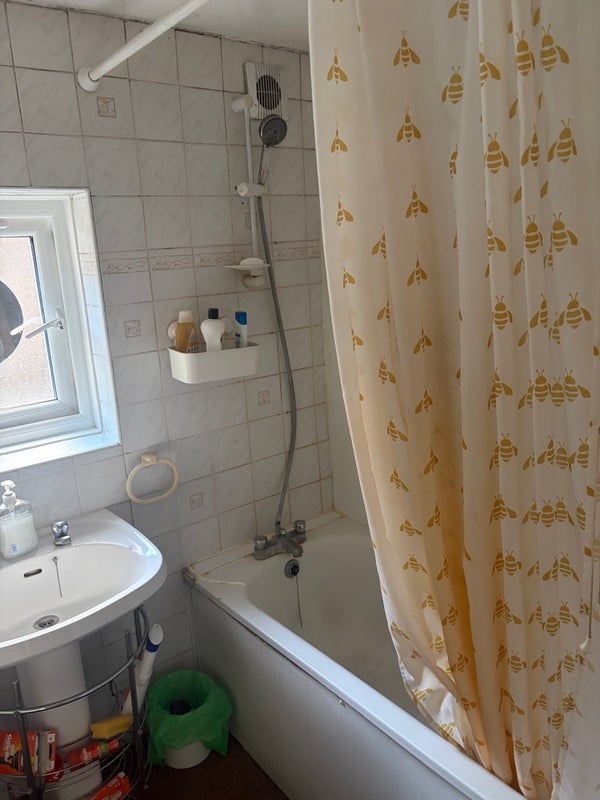 Room Matrimony Place in Greater London