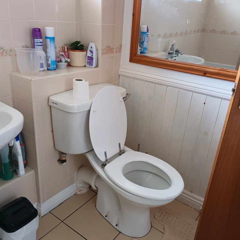 Room Binstead Close in Crawley