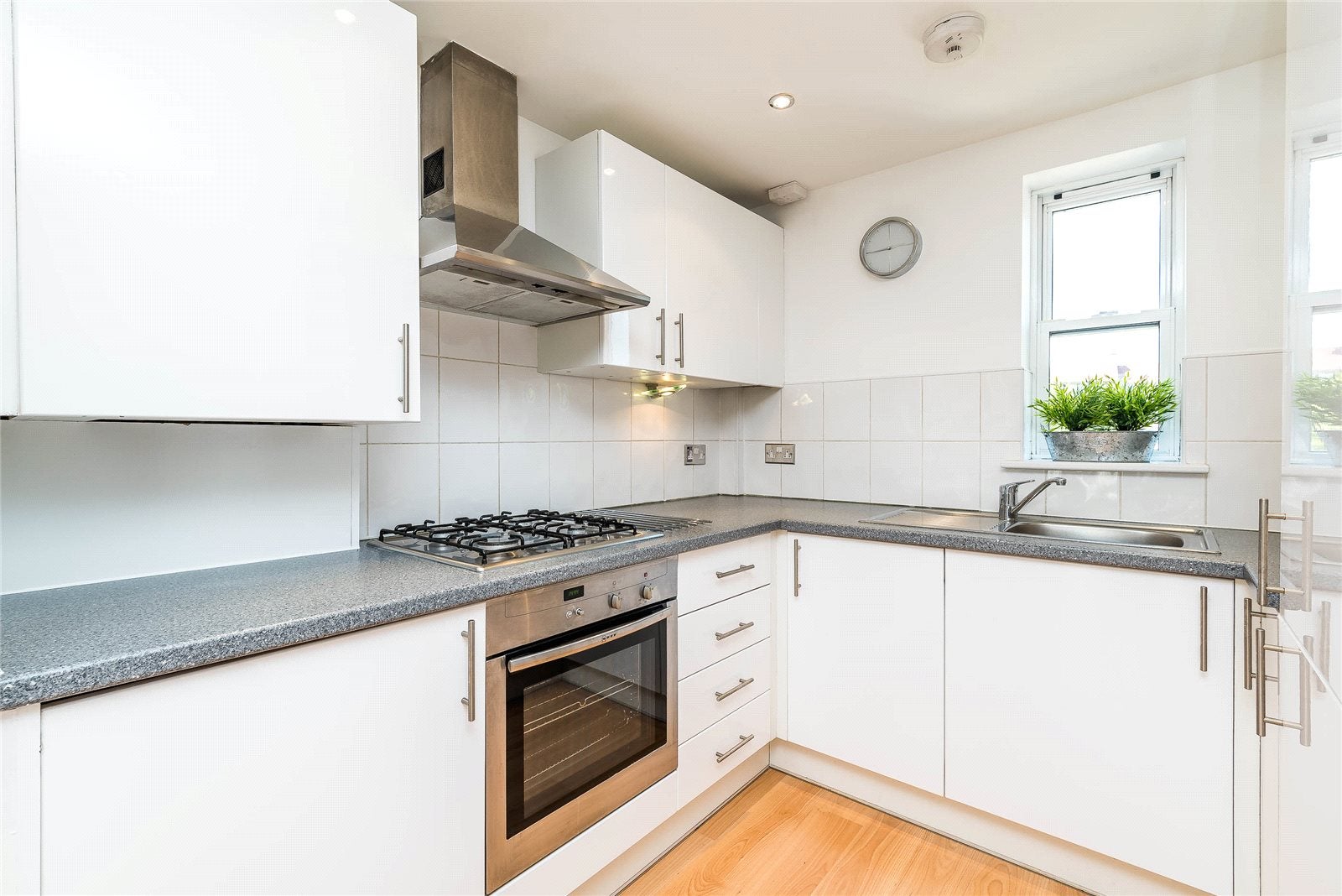 Flat Sandringham Road in Greater London