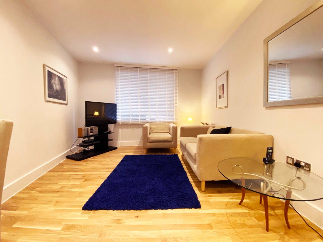 Flat Pepys Street in City of London