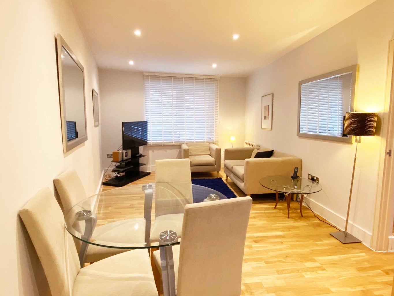 Flat Pepys Street in City of London