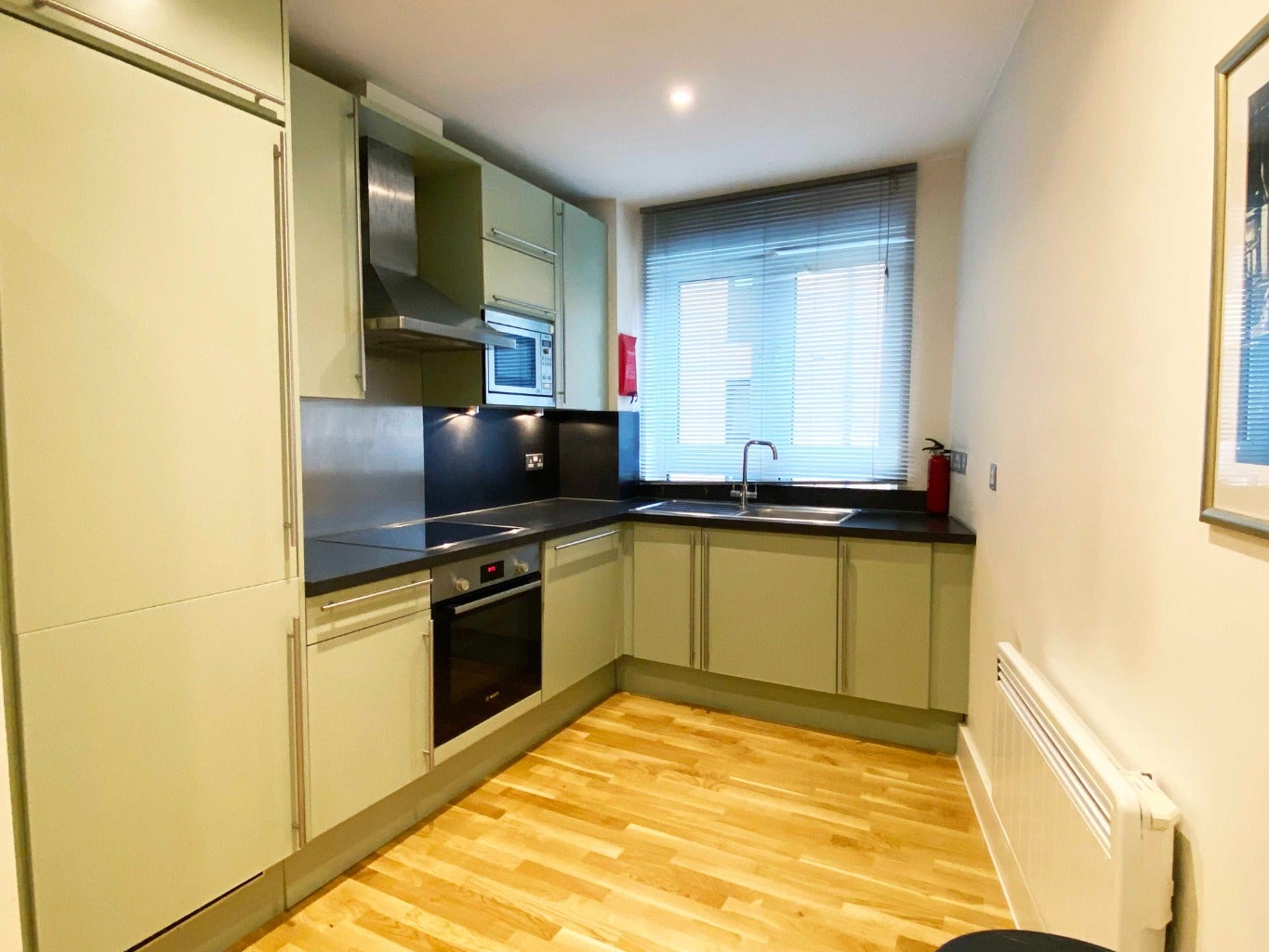 Flat Pepys Street in City of London