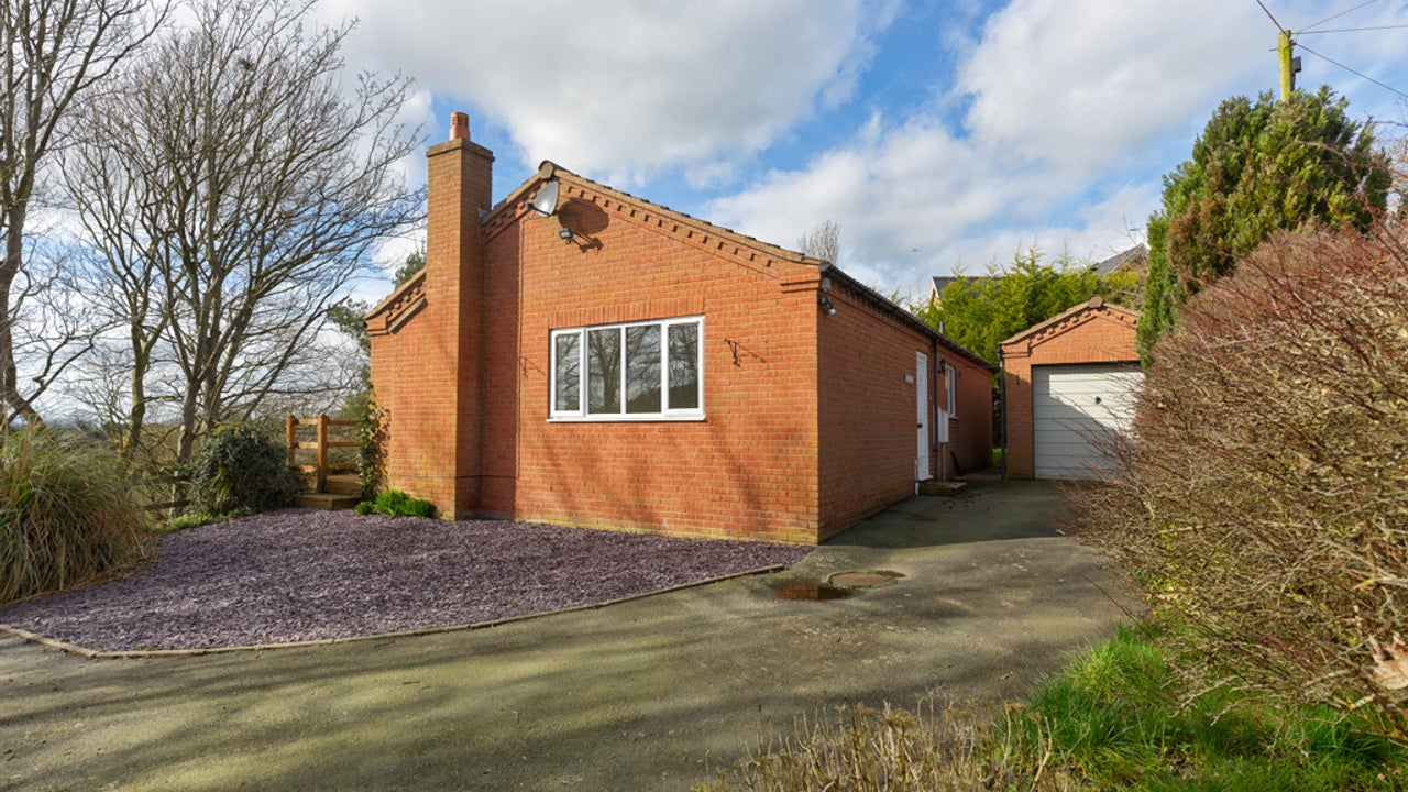 House Shrewsbury Road in Pulverbatch