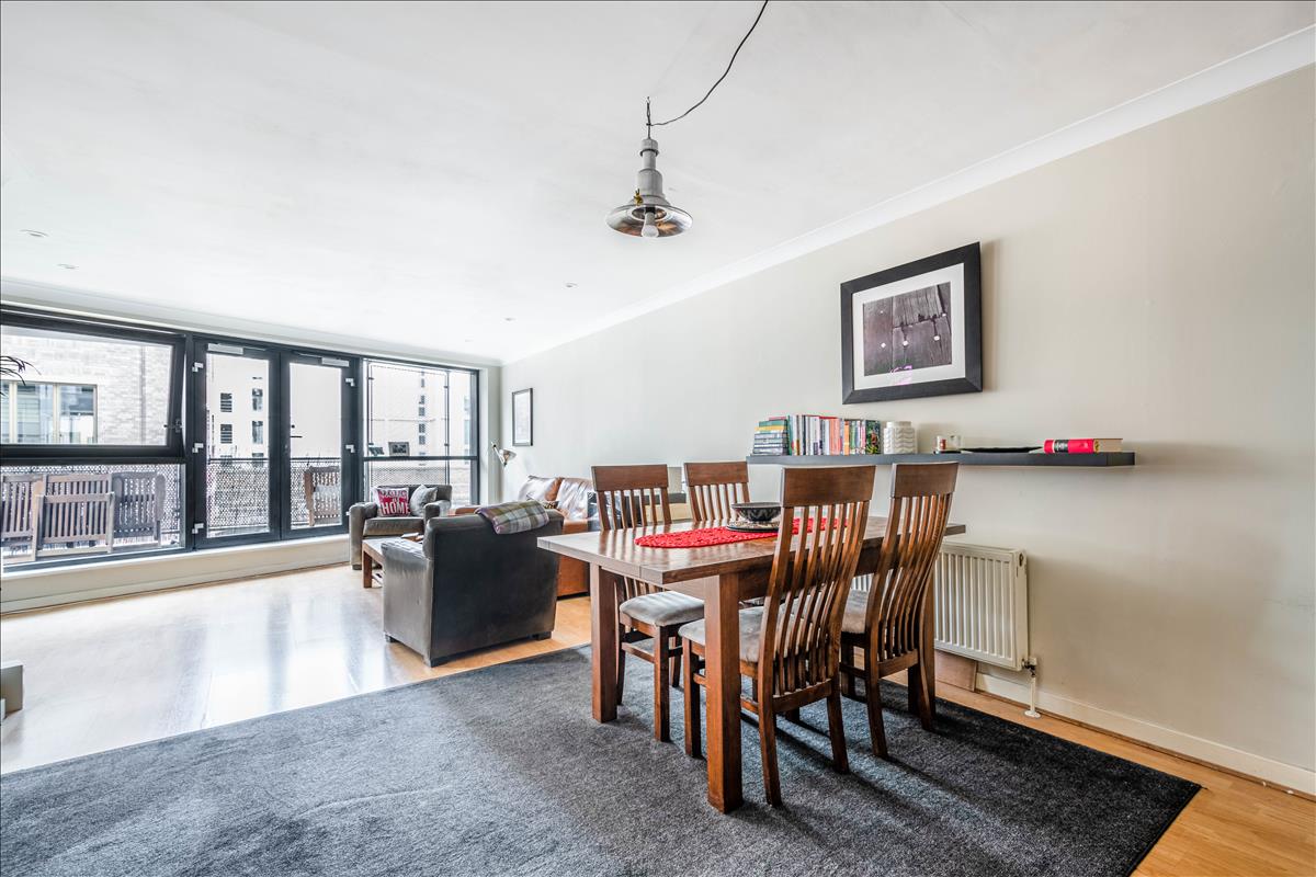 Flat Kingsland Road in Greater London